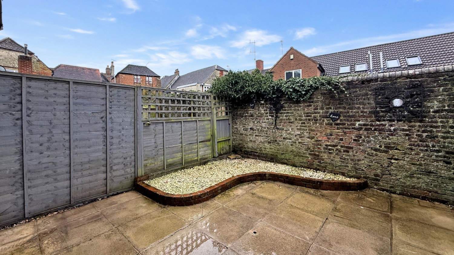 North Row, Warminster