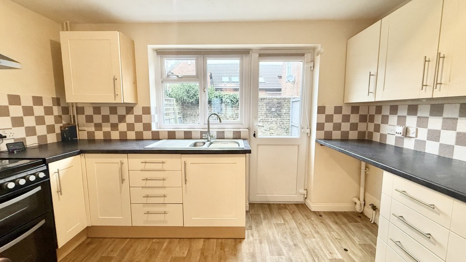 North Row, Warminster