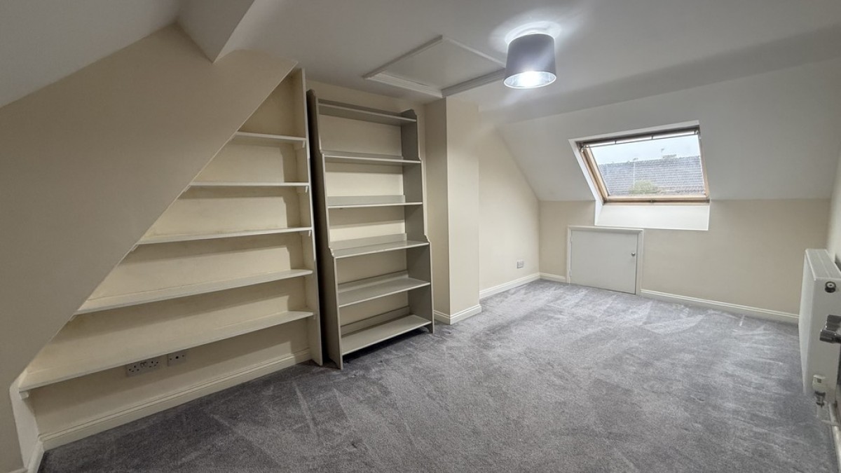 North Row, Warminster