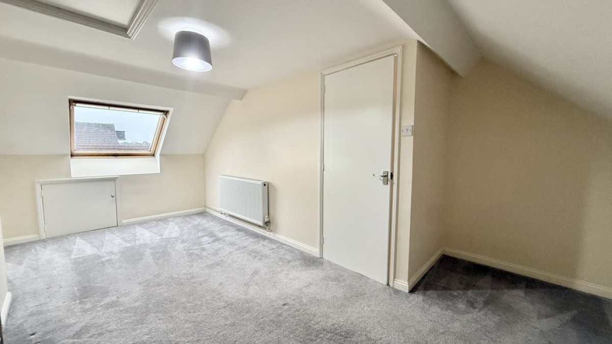 North Row, Warminster