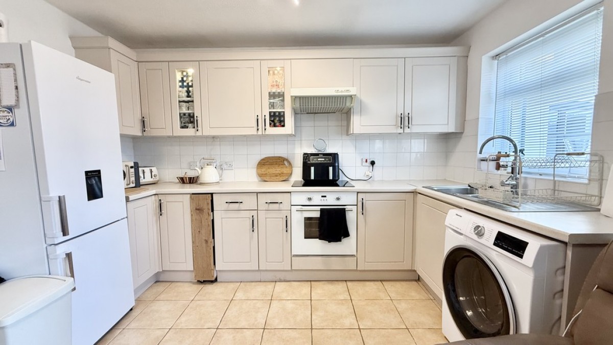 Station Road, Westbury