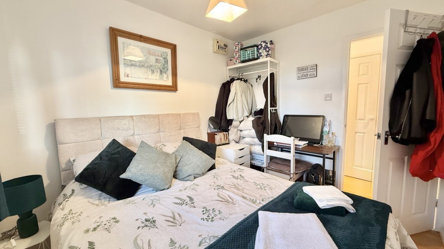 Station Road, Westbury