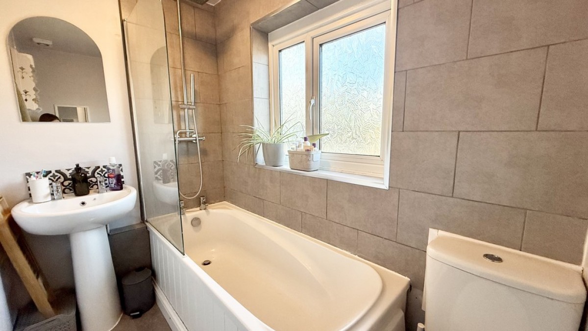 Sycamore Grove, Westbury