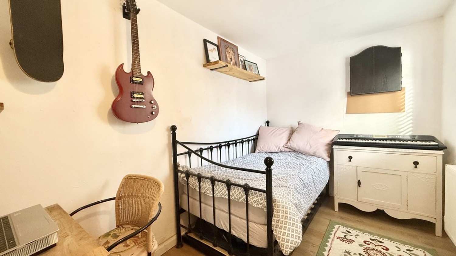 Sycamore Grove, Westbury