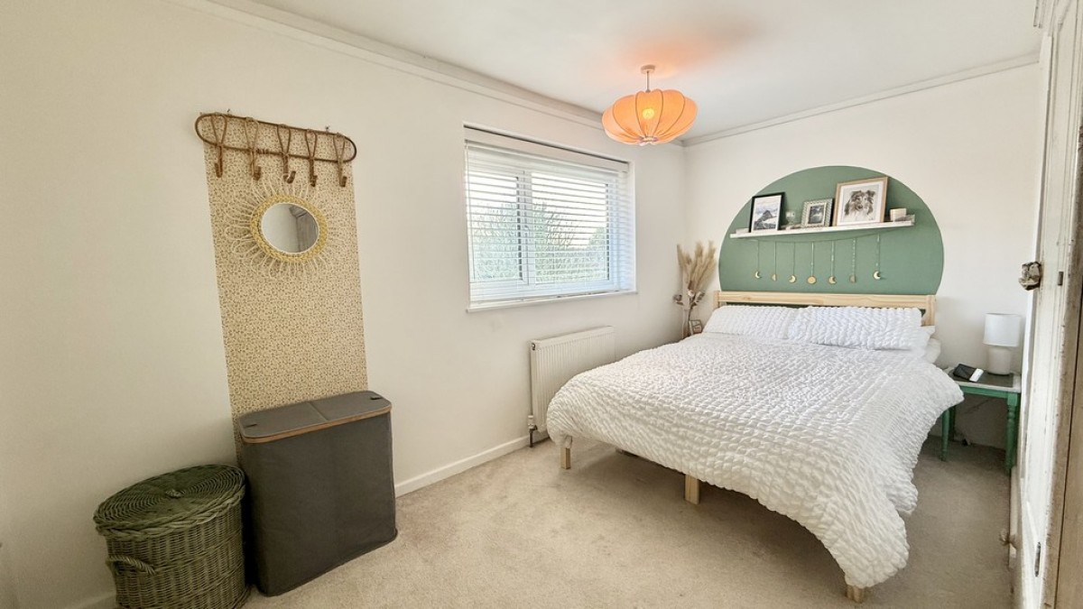 Sycamore Grove, Westbury