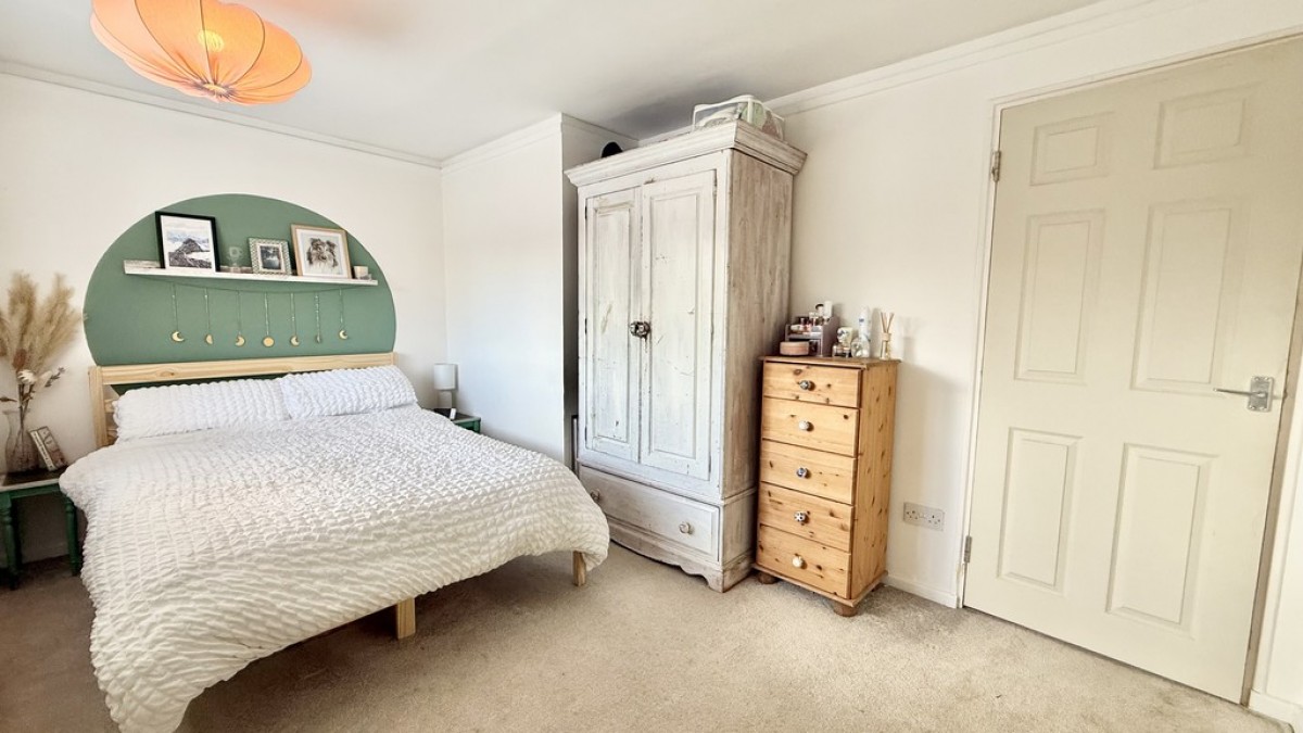 Sycamore Grove, Westbury