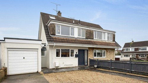 Langholm Avenue, Warminster