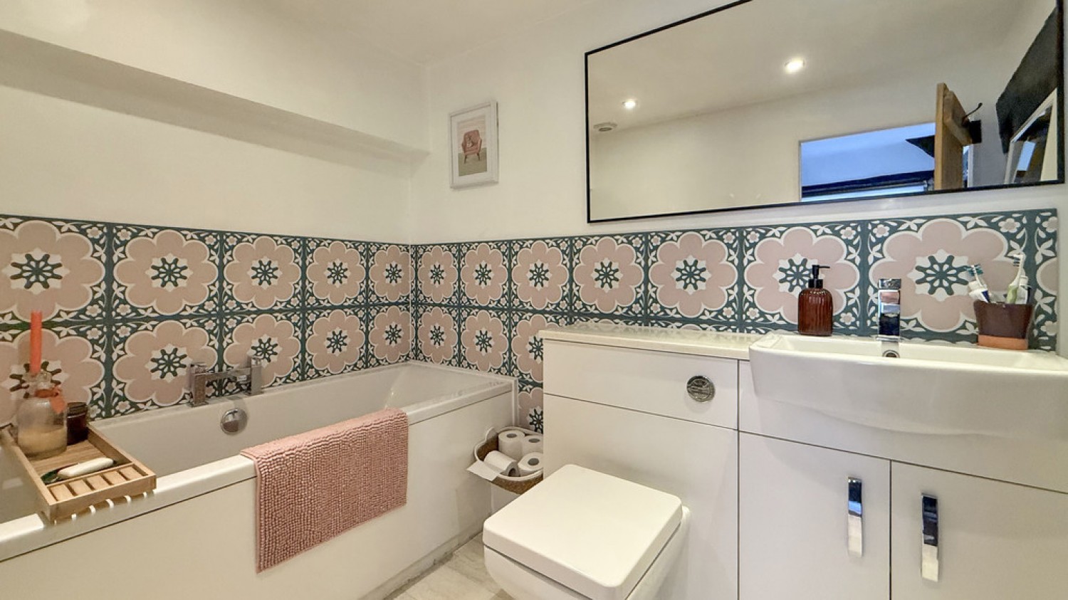 2 bedroom House in Bratton Road, Westbury