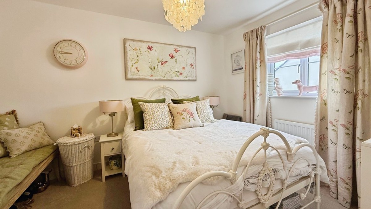 Flint Crescent, Westbury