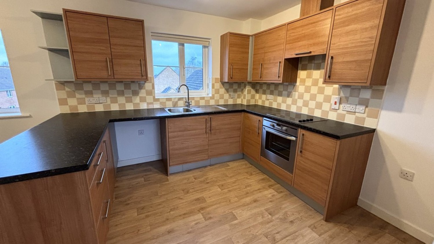 2 bedroom Flat for Letting Tarpan Walk, Westbury