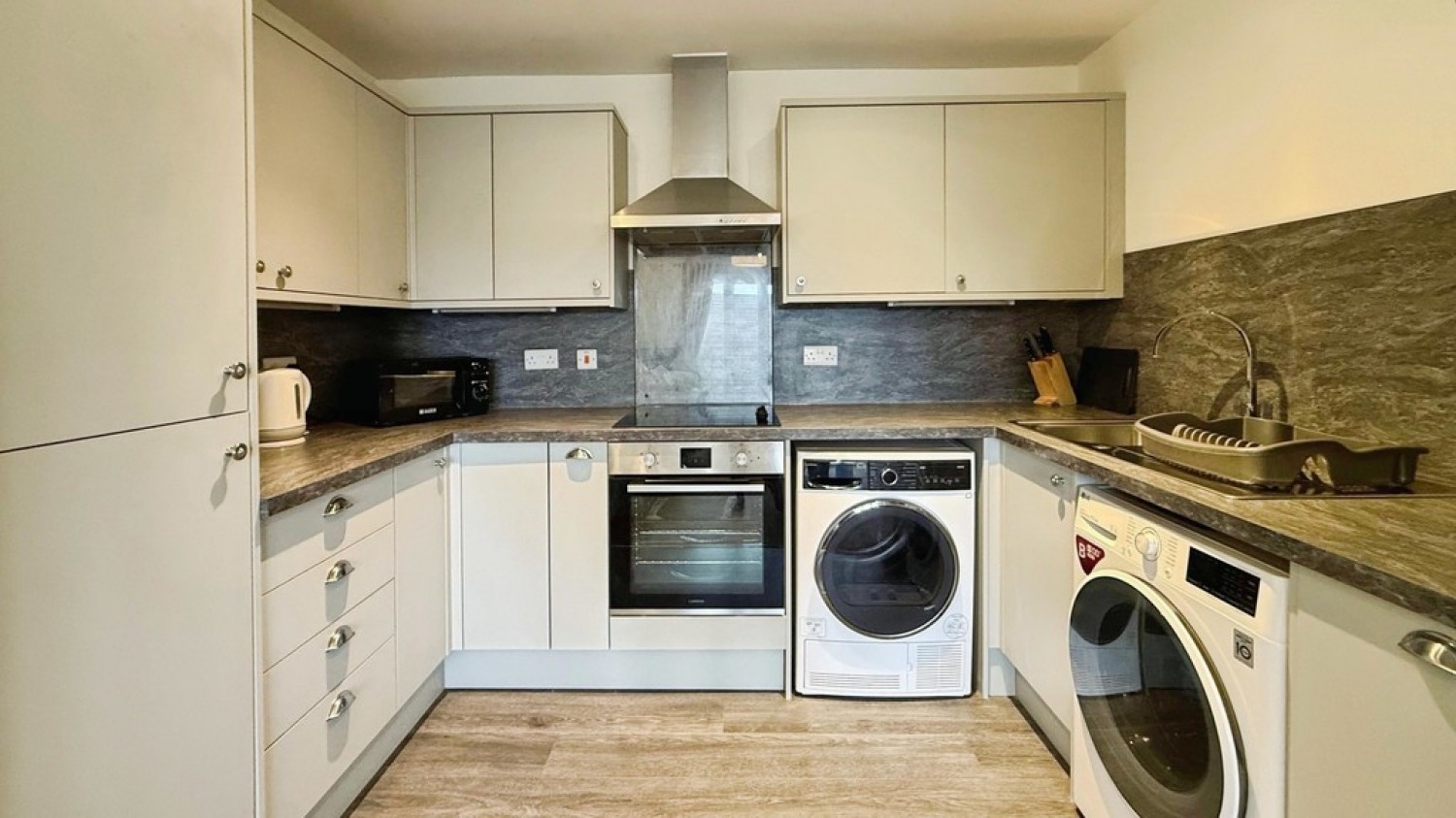 2 bedroom Property in Chantry Court, Westbury