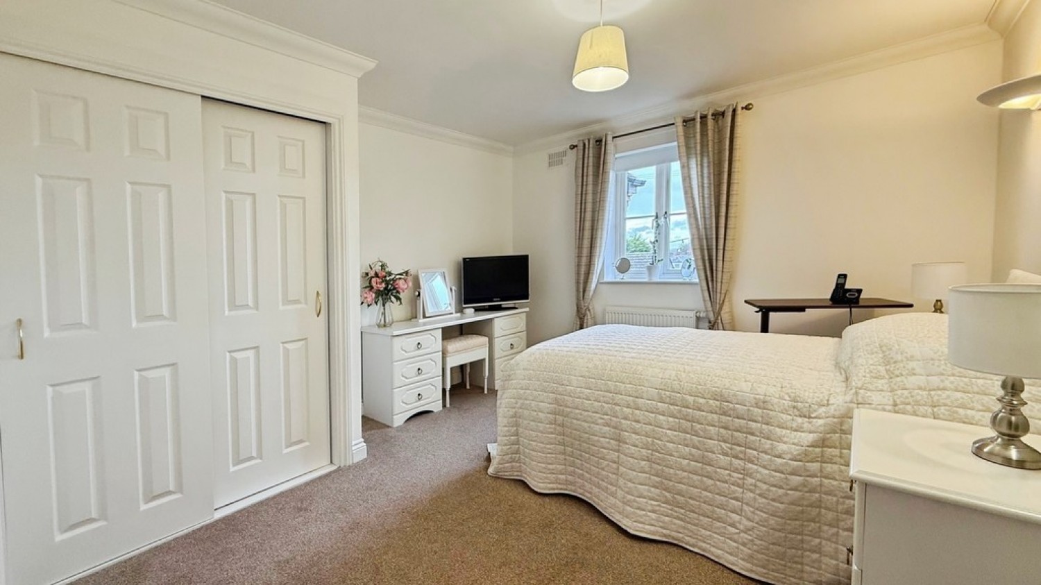 2 bedroom Property in Chantry Court, Westbury