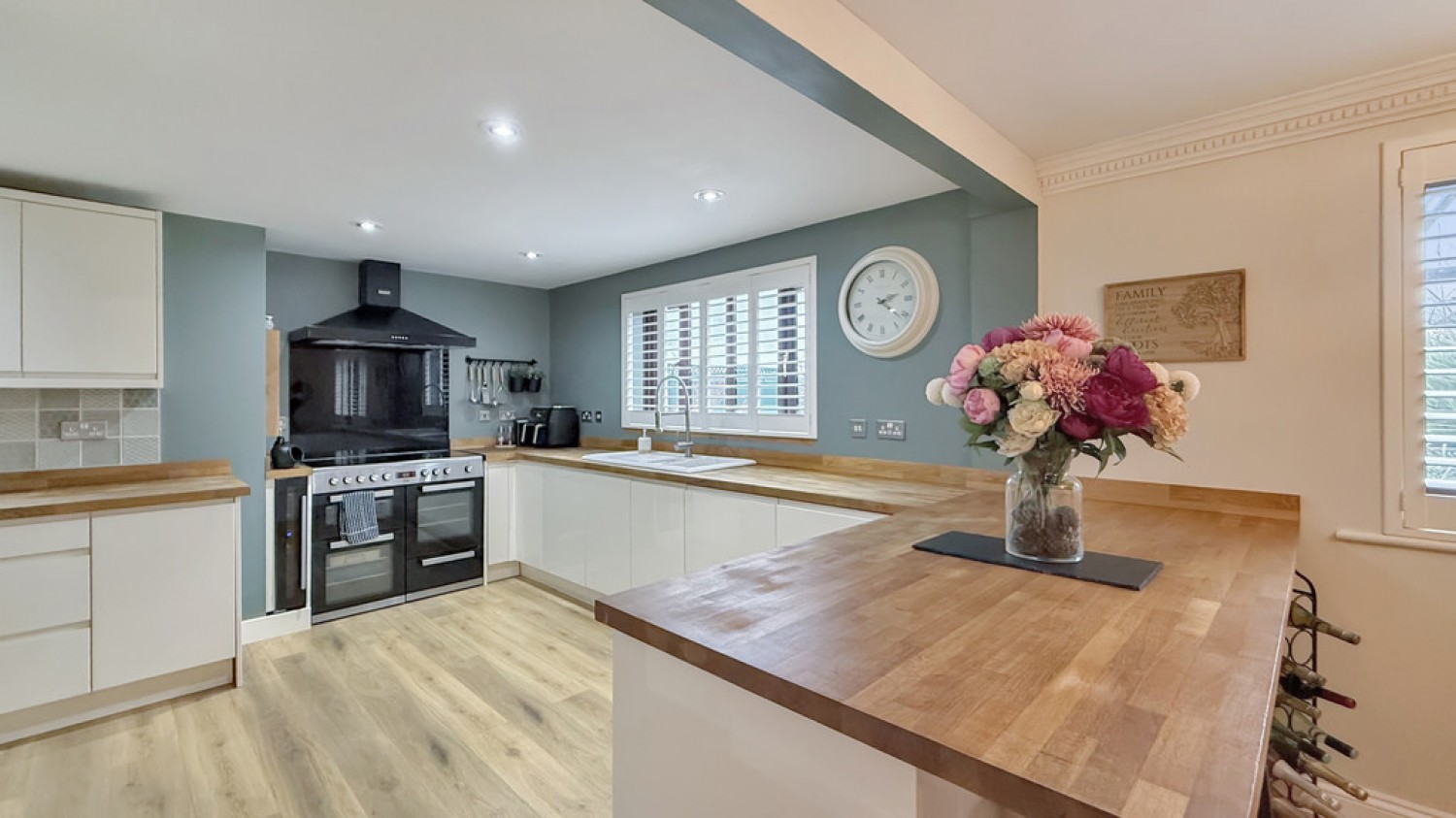 6 bedroom House for Sale Southcroft, Chapmanslade