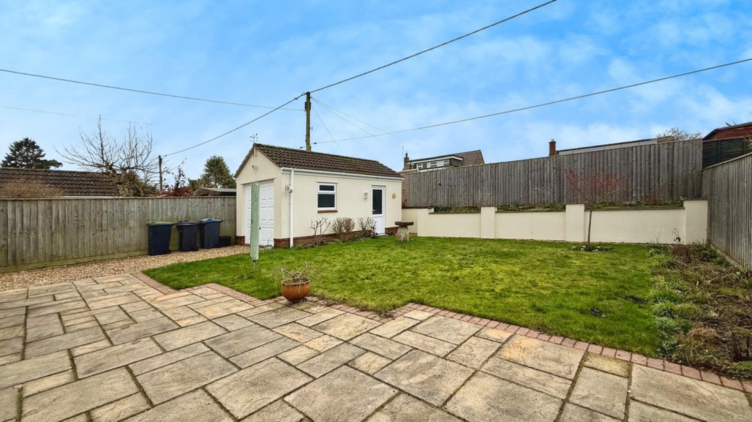 2 bedroom Bungalow in Beckford Close, Warminster