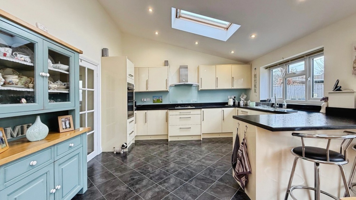 2 bedroom Bungalow in Beckford Close, Warminster