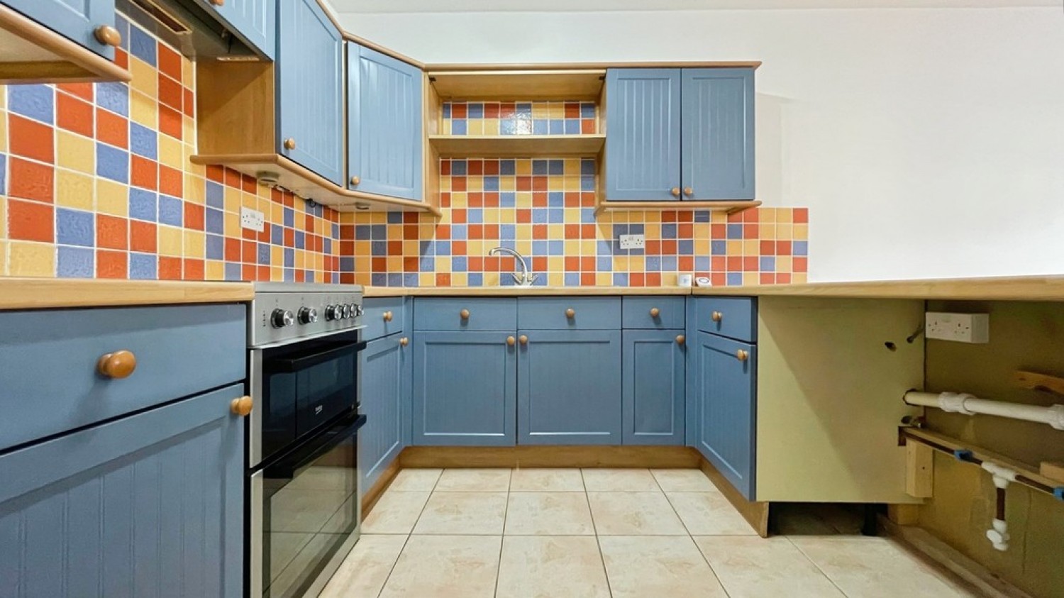 2 bedroom Flat for Letting Station Road, Westbury, Wiltshire