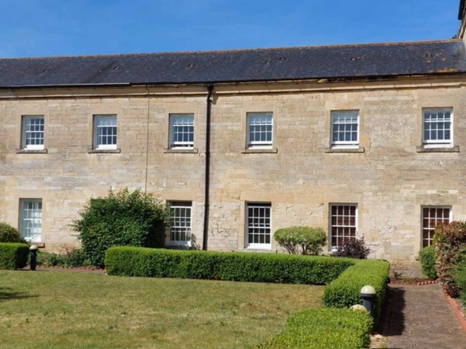 2 bedroom Flat for Sale St Georges Road, Semington
