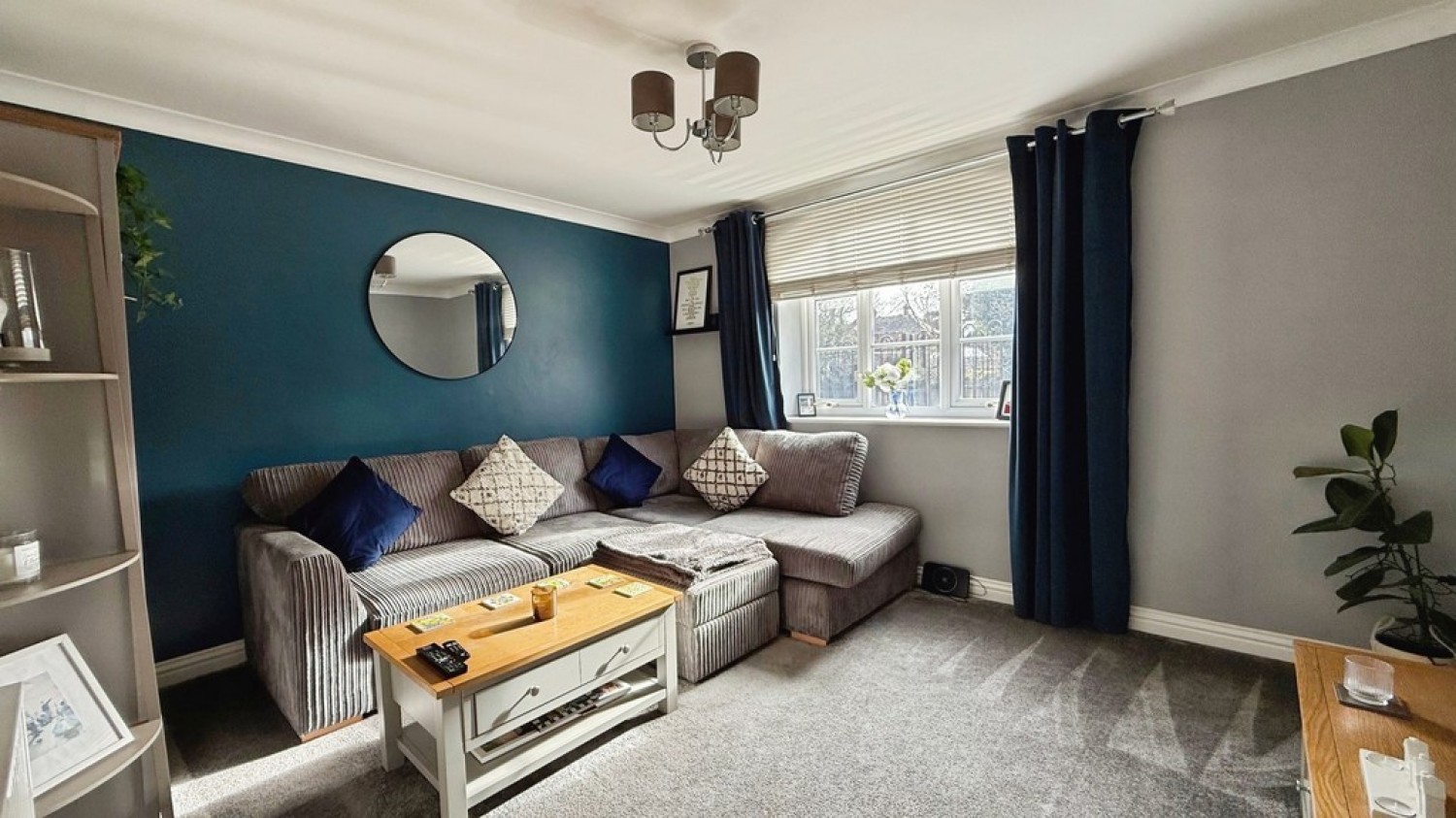 2 bedroom Flat in Caspian Gardens, Westbury