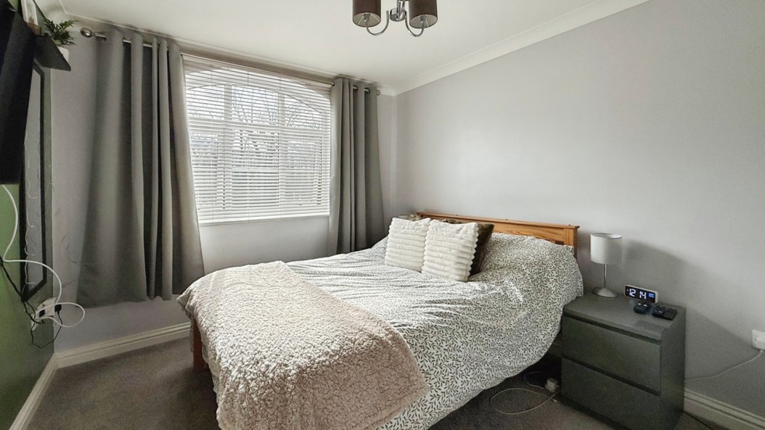 2 bedroom Flat in Caspian Gardens, Westbury