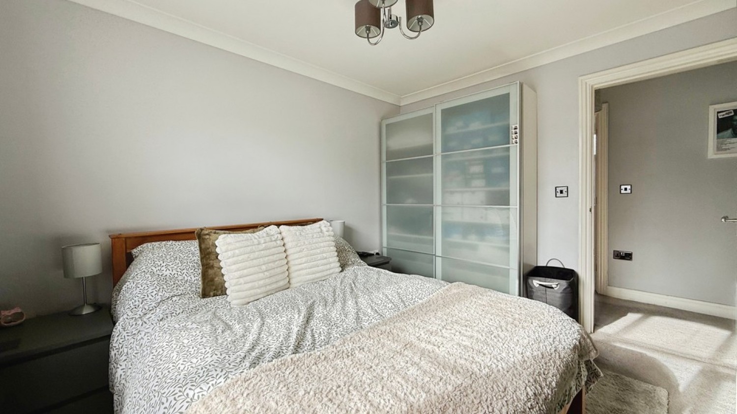 2 bedroom Flat in Caspian Gardens, Westbury