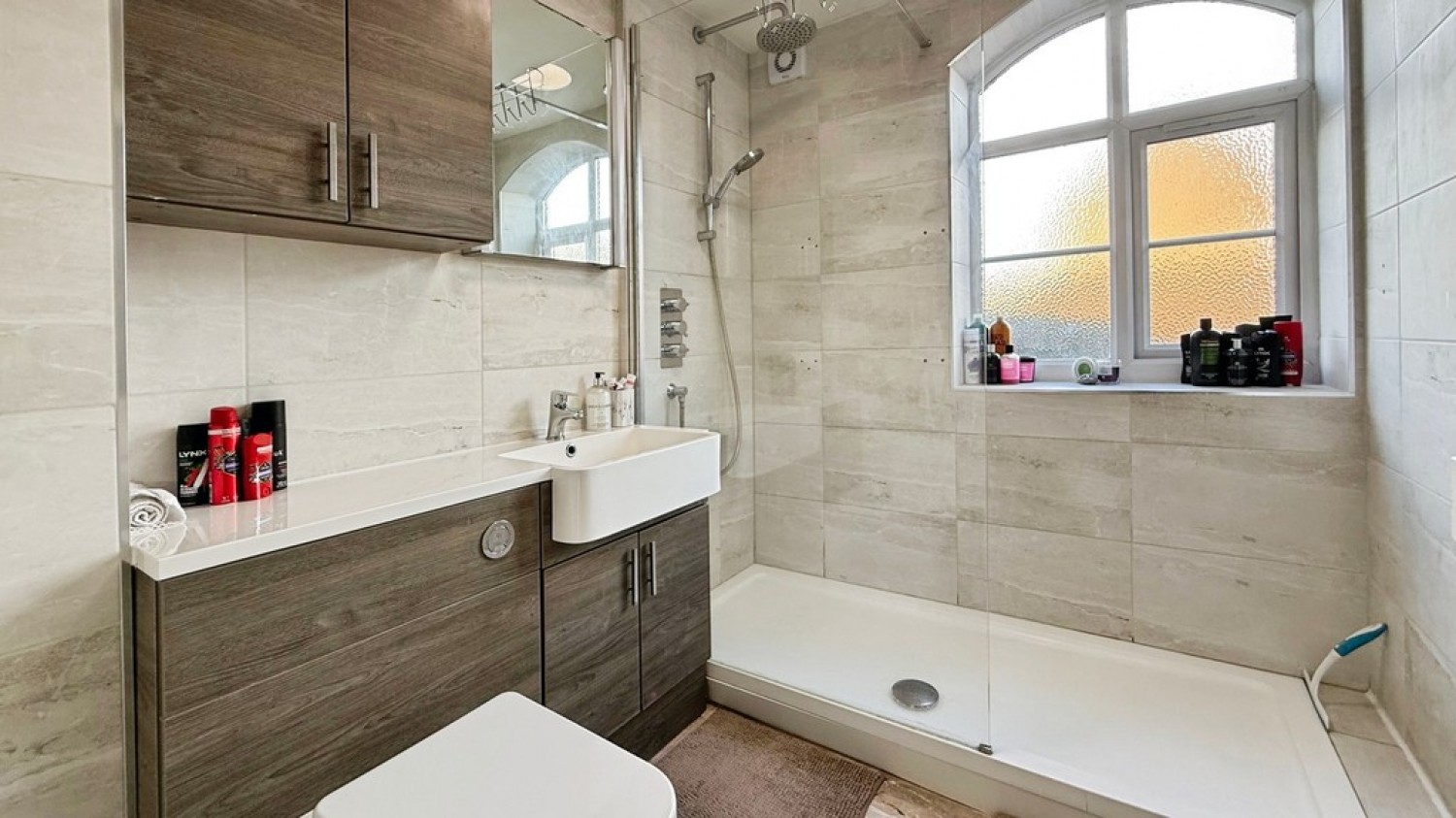 2 bedroom Flat in Caspian Gardens, Westbury