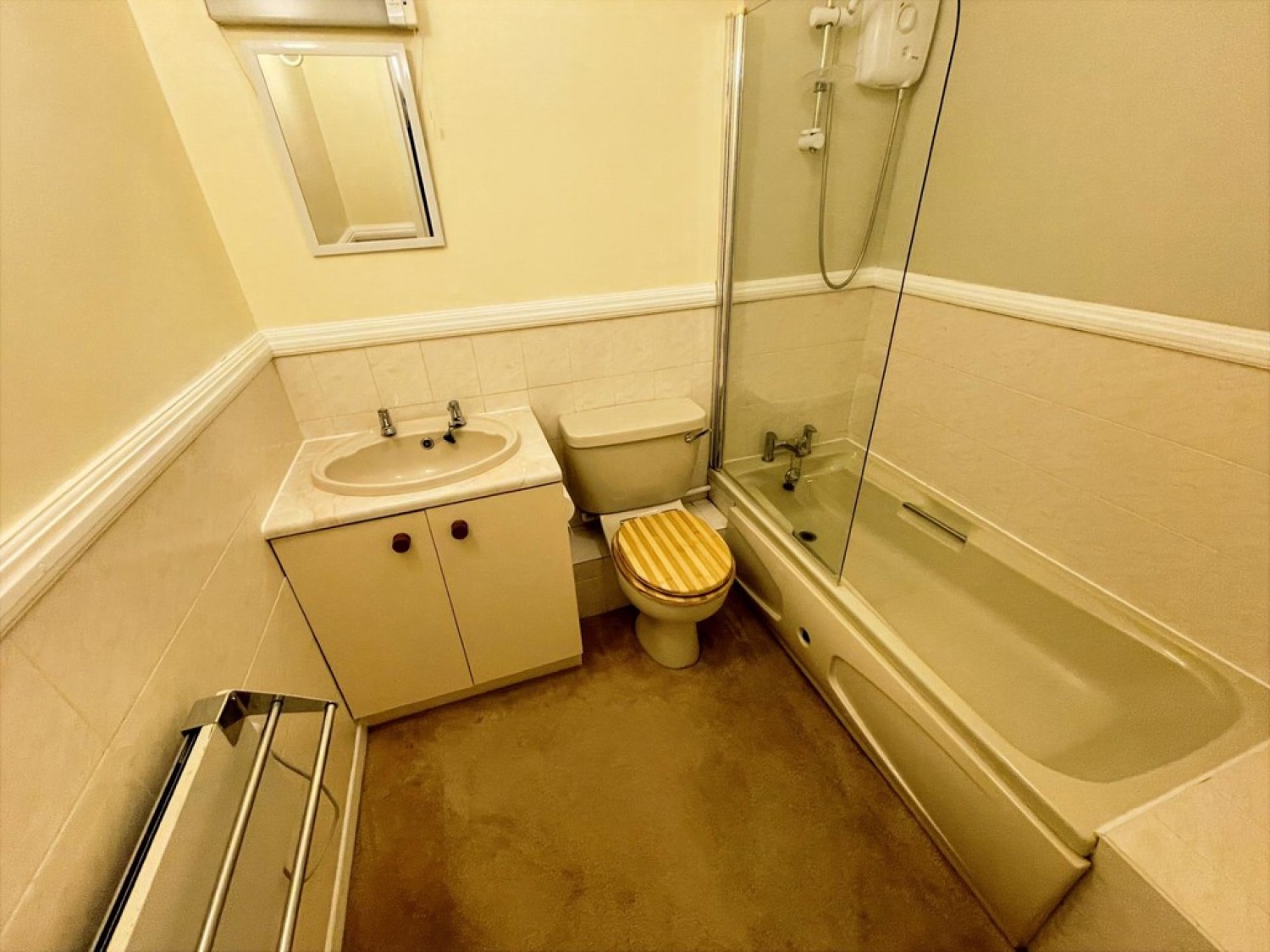 1 bedroom Flat for Letting Church Street, Longbridge Deverill, Warminster