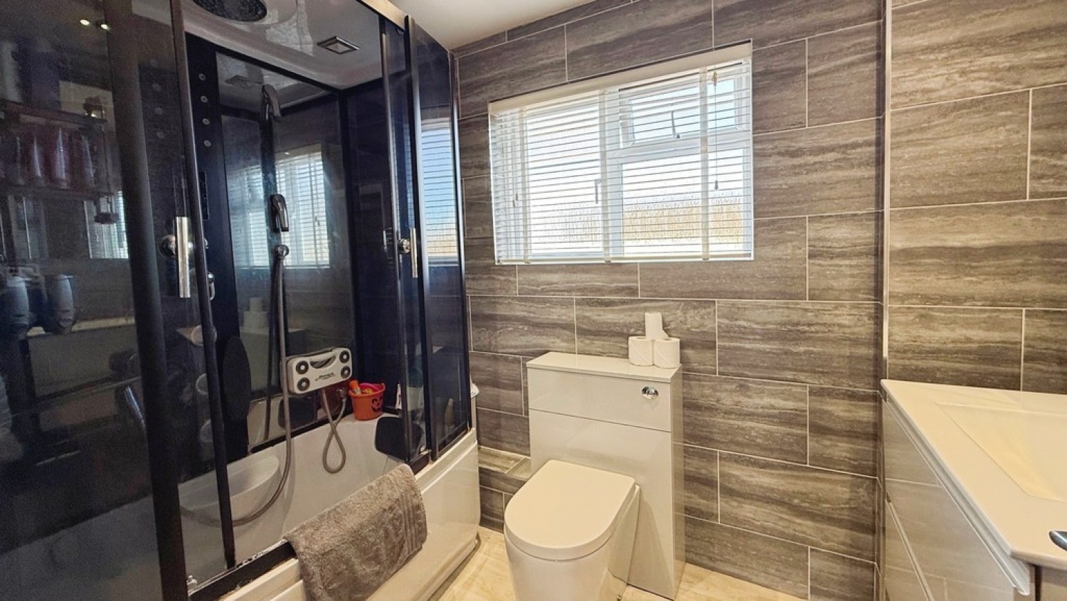 3 bedroom House in Hillside Park, Westbury