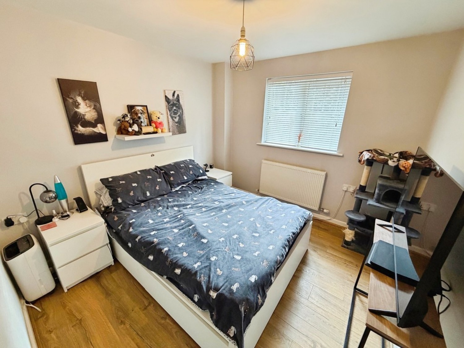 2 bedroom Flat for Sale The Mews, Westbury