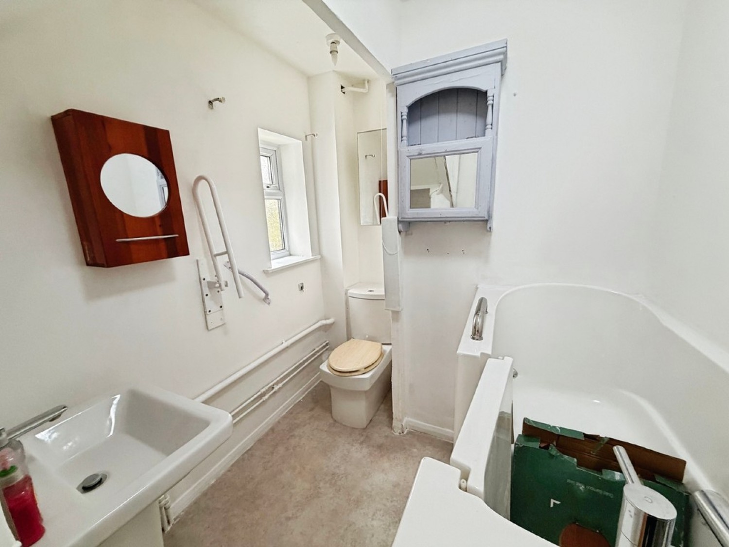 4 bedroom House for Sale Packsaddle Way, Frome