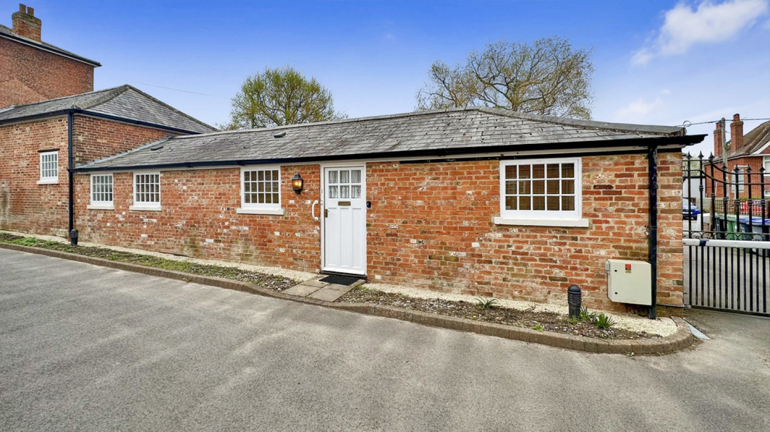 2 bedroom Property for Sale William House Court, Westbury