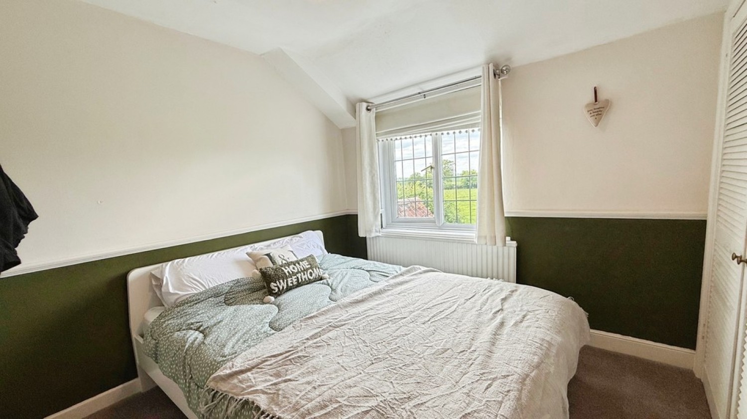 3 bedroom House for Sale High Street, Dilton Marsh