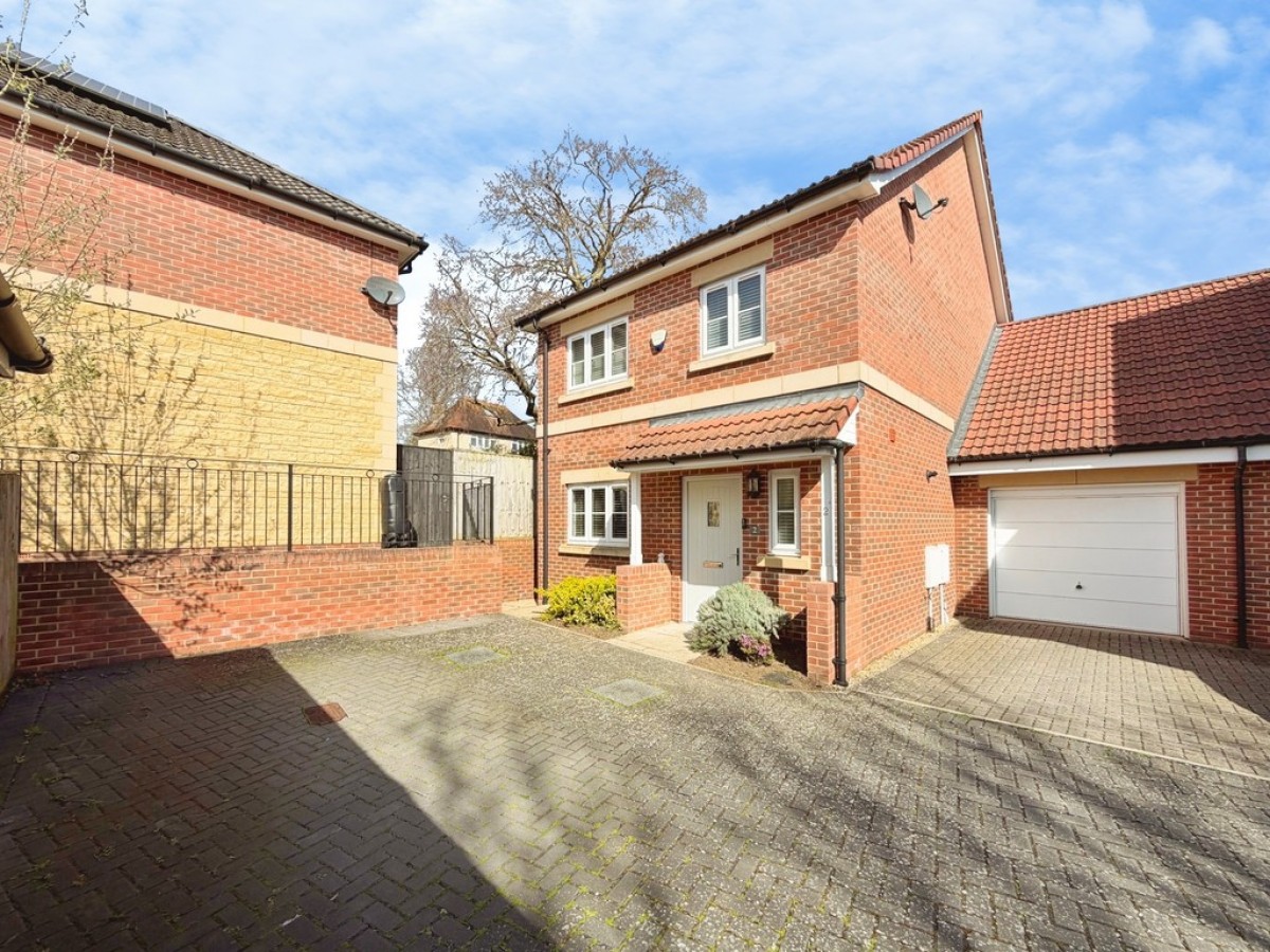 Elmhurst Gardens, Trowbridge