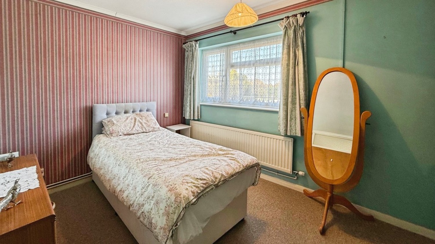 2 bedroom House for Sale Matravers Close, Westbury