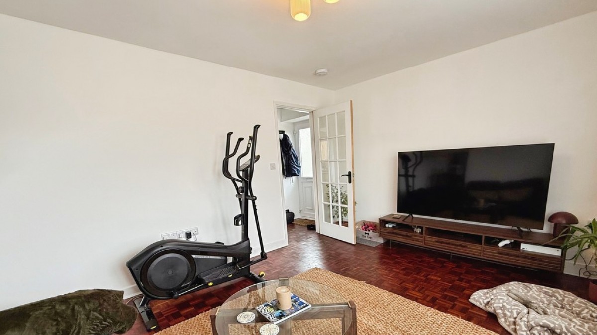 Highbury Park, Warminster