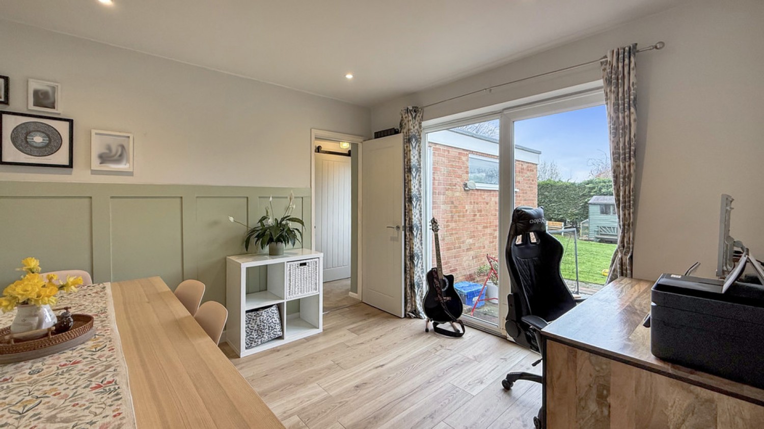 3 bedroom Bungalow for Sale Ludlow Close, Warminster