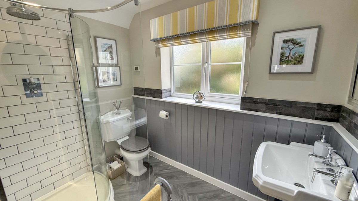 Bishopstrow, Warminster