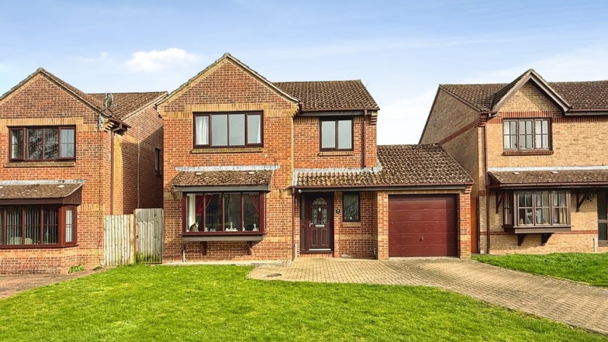 Canons Close, Warminster