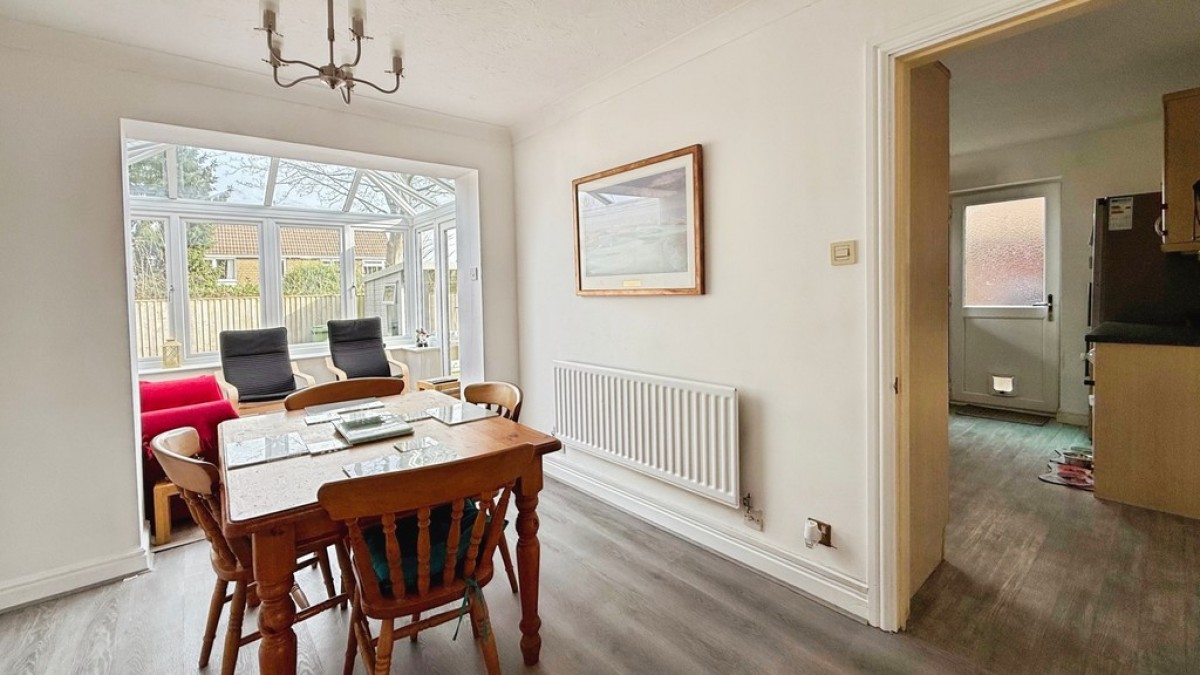 Canons Close, Warminster