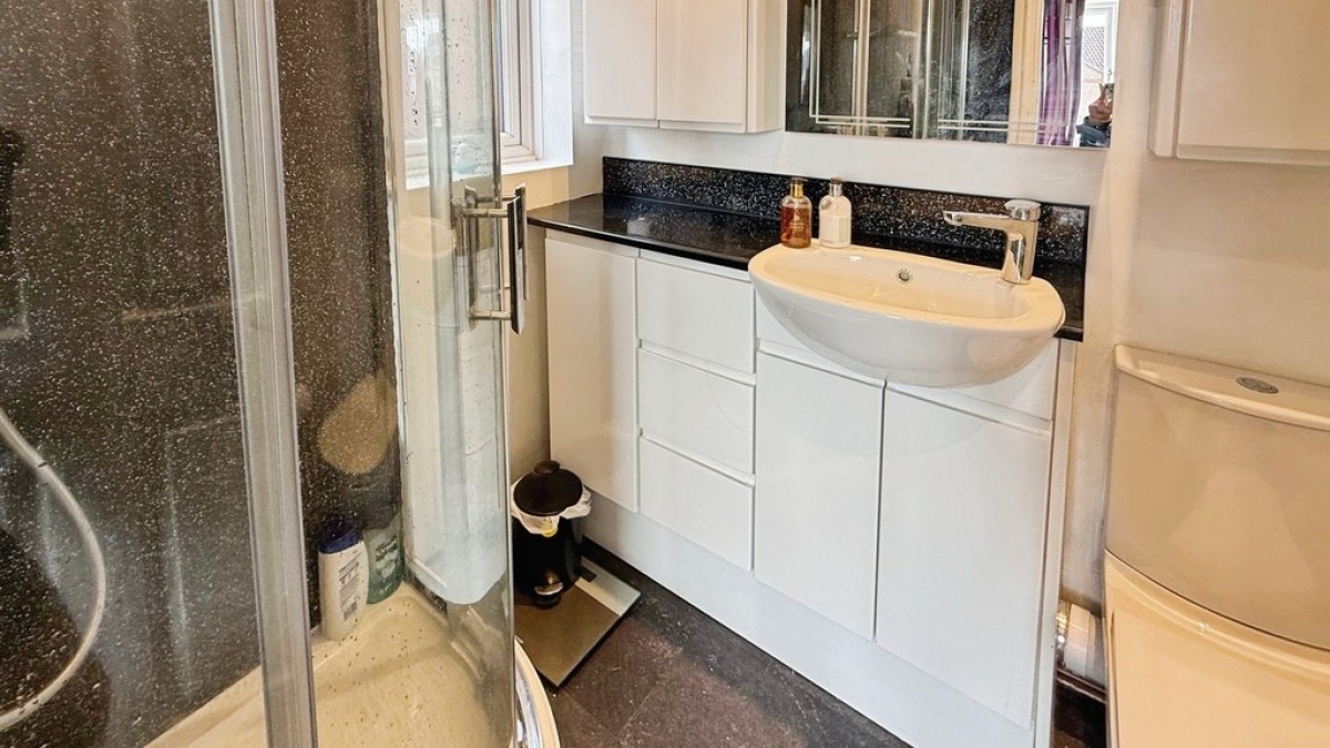 Canons Close, Warminster