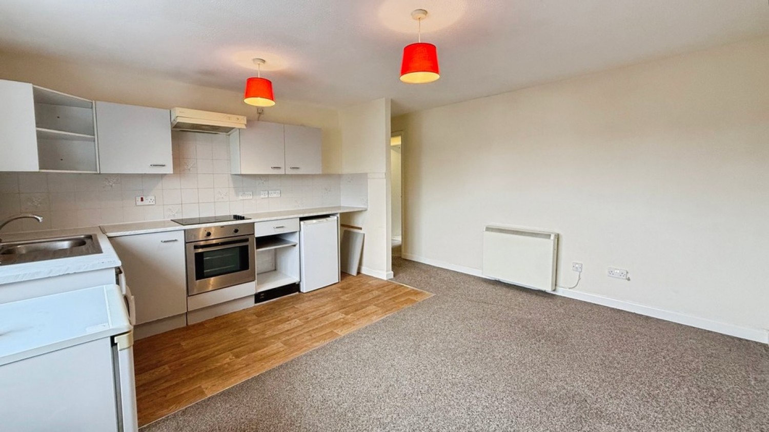 2 bedroom Flat for Sale Station Road, Westbury