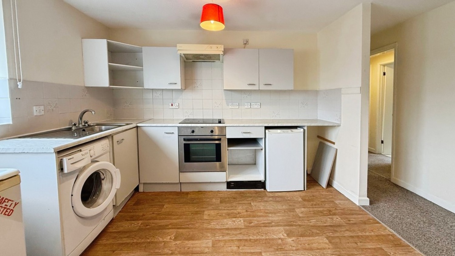2 bedroom Flat for Sale Station Road, Westbury
