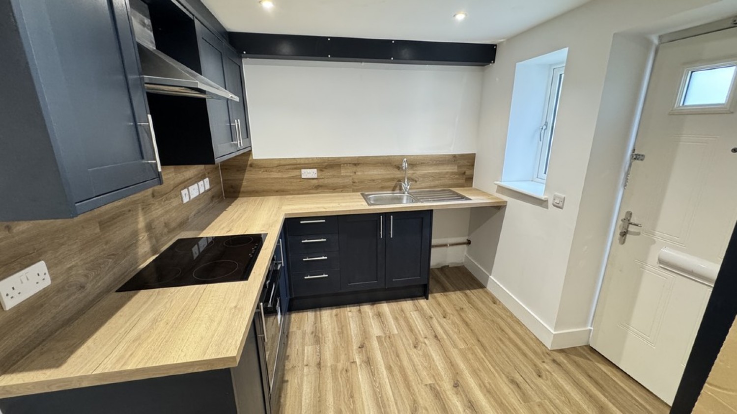 2 bedroom Flat for Letting Fore Street, Westbury