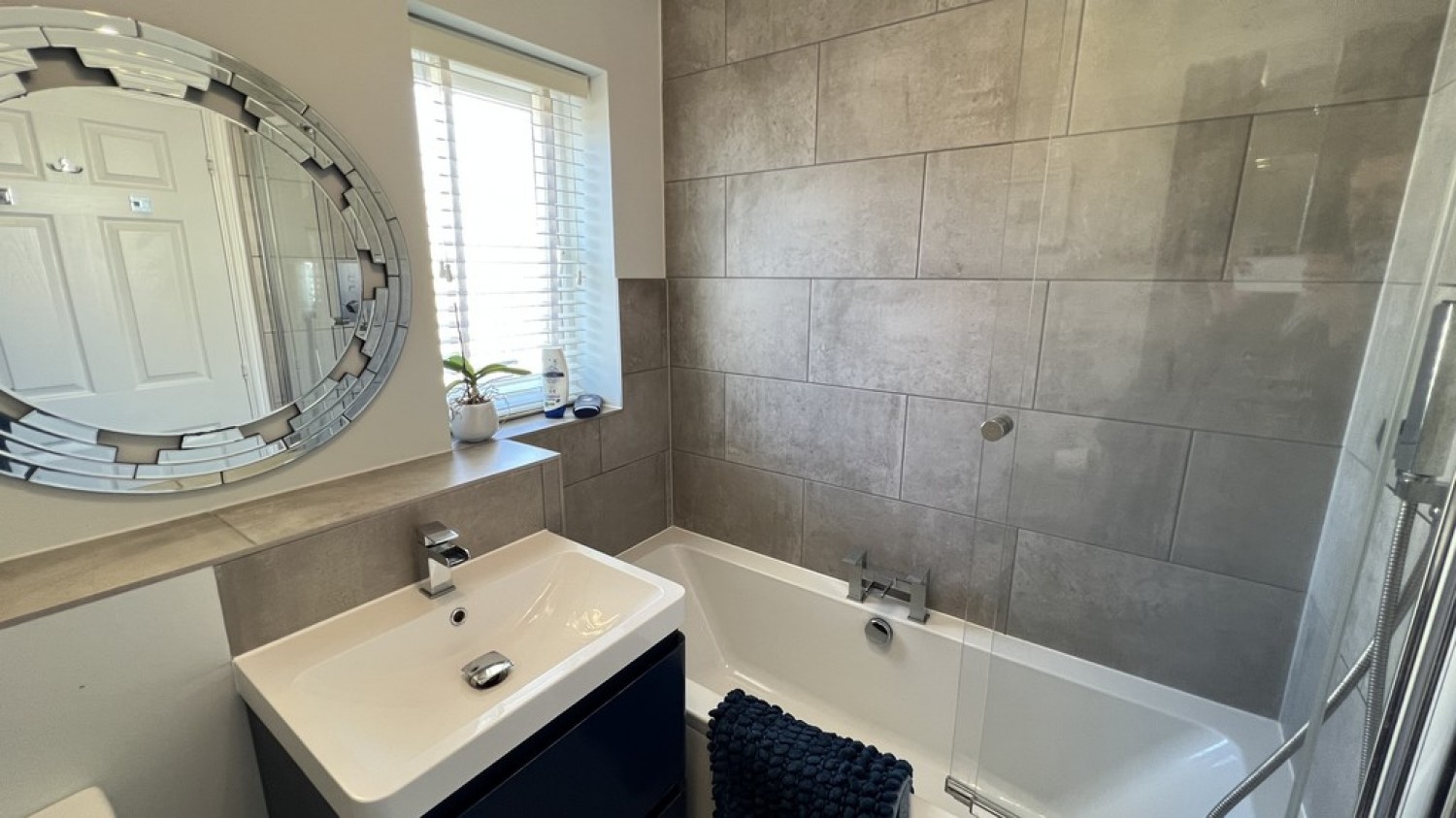 4 bedroom House for Sale Southdown Way, Warminster