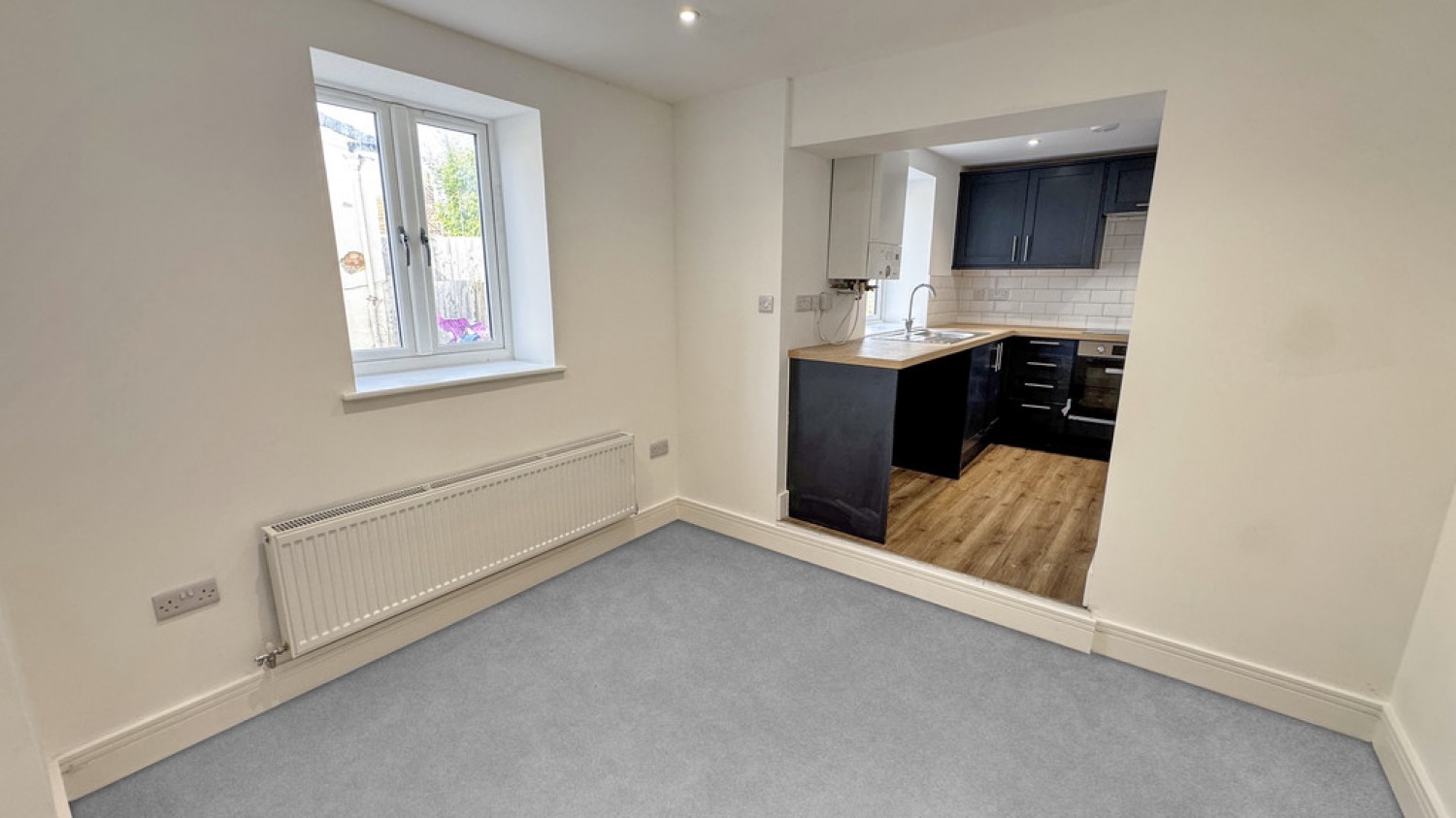 2 bedroom Flat for Letting Fore Street, Westbury
