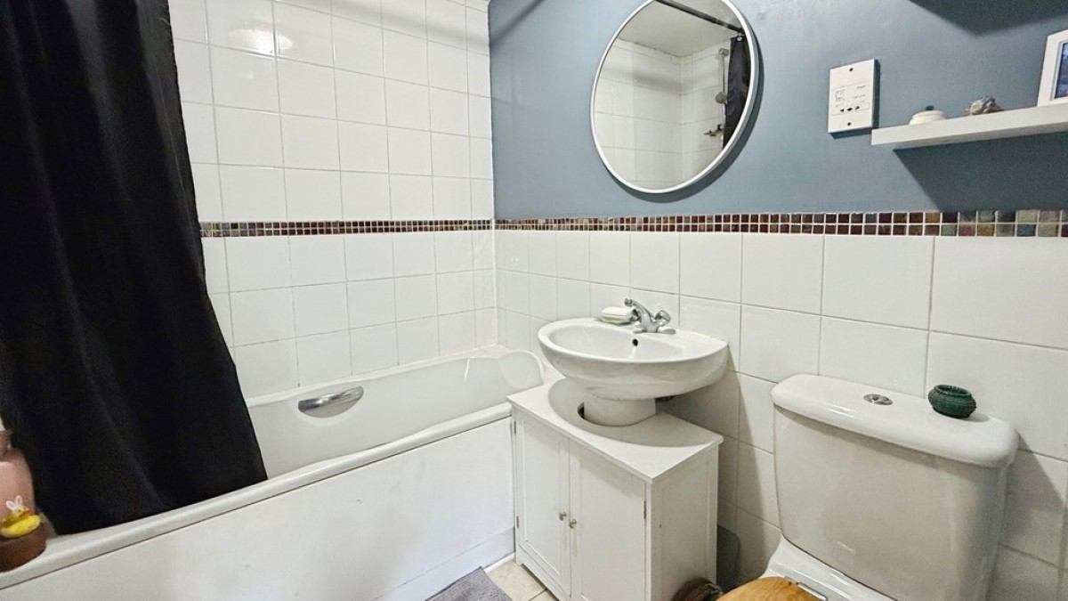 Kissing Batch, Frome