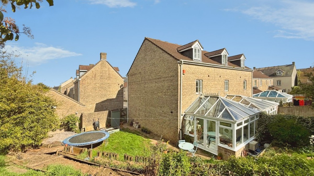 Kissing Batch, Frome