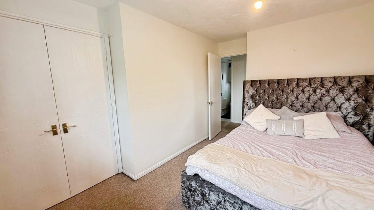 2 bedroom House for Sale Marigold Close, Melksham