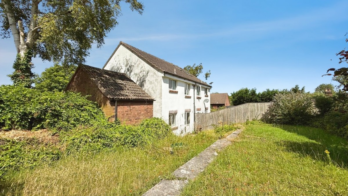 Rosenheim Rise, Bratton