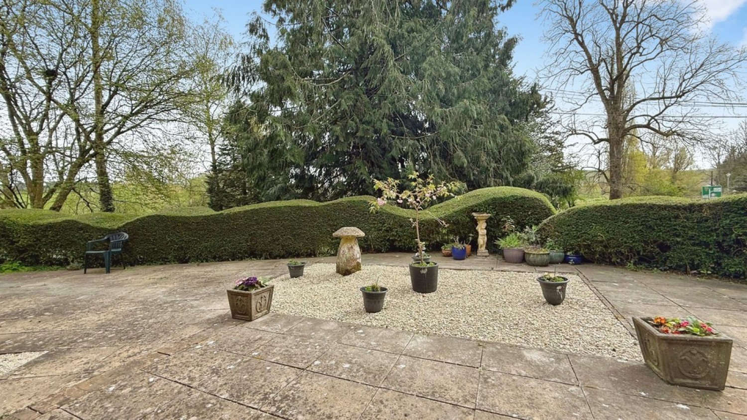 2 bedroom Property for Sale Church Street, Warminster