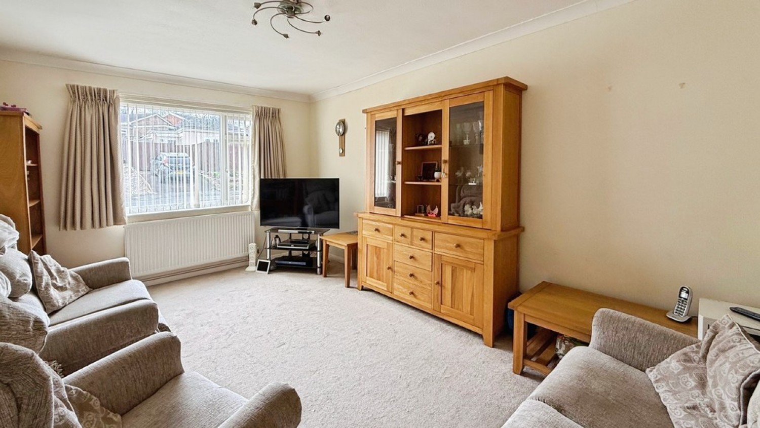 2 bedroom Bungalow for Sale Leighton Park North, Westbury